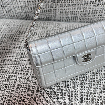 CHANEL 26S FLAP BAG 26 IN SILVER CALFSKIN SILVER HARDWARE