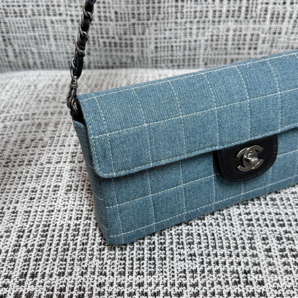 CHANEL 26S FLAP BAG 26 IN BLUE DENIM AND BLACK CALFSKIN DARK SILVER HARDWARE