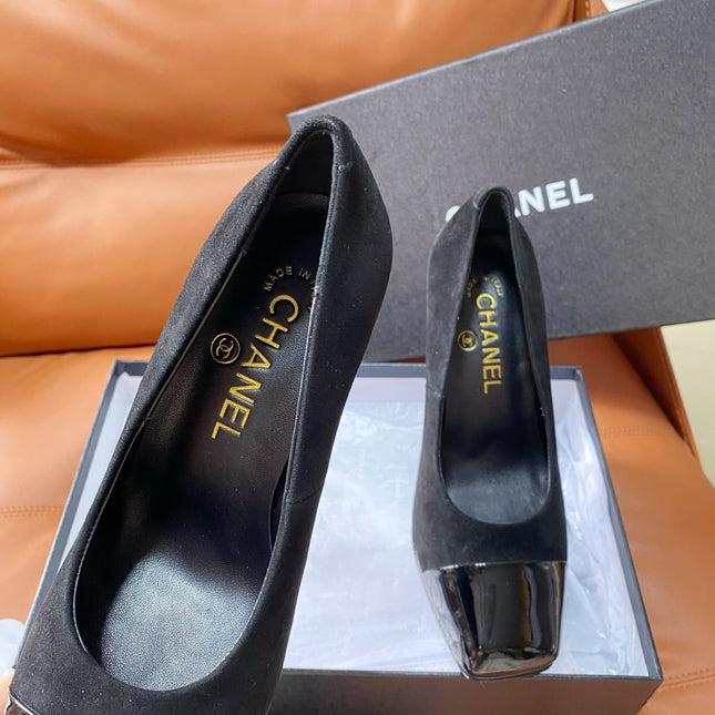 CHANEL 26S HIGH-HEEL 90 MM IN BLACK SUEDE AND LAMBSKIN