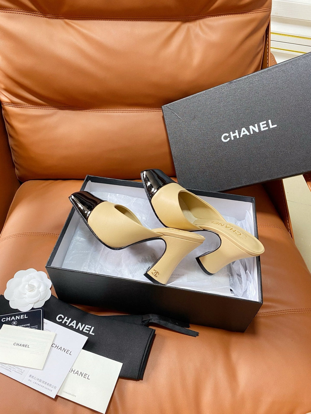 CHANEL 26S HIGH-HEEL MULES 90 MM IN BLACK AND BEIGE LAMBSKIN