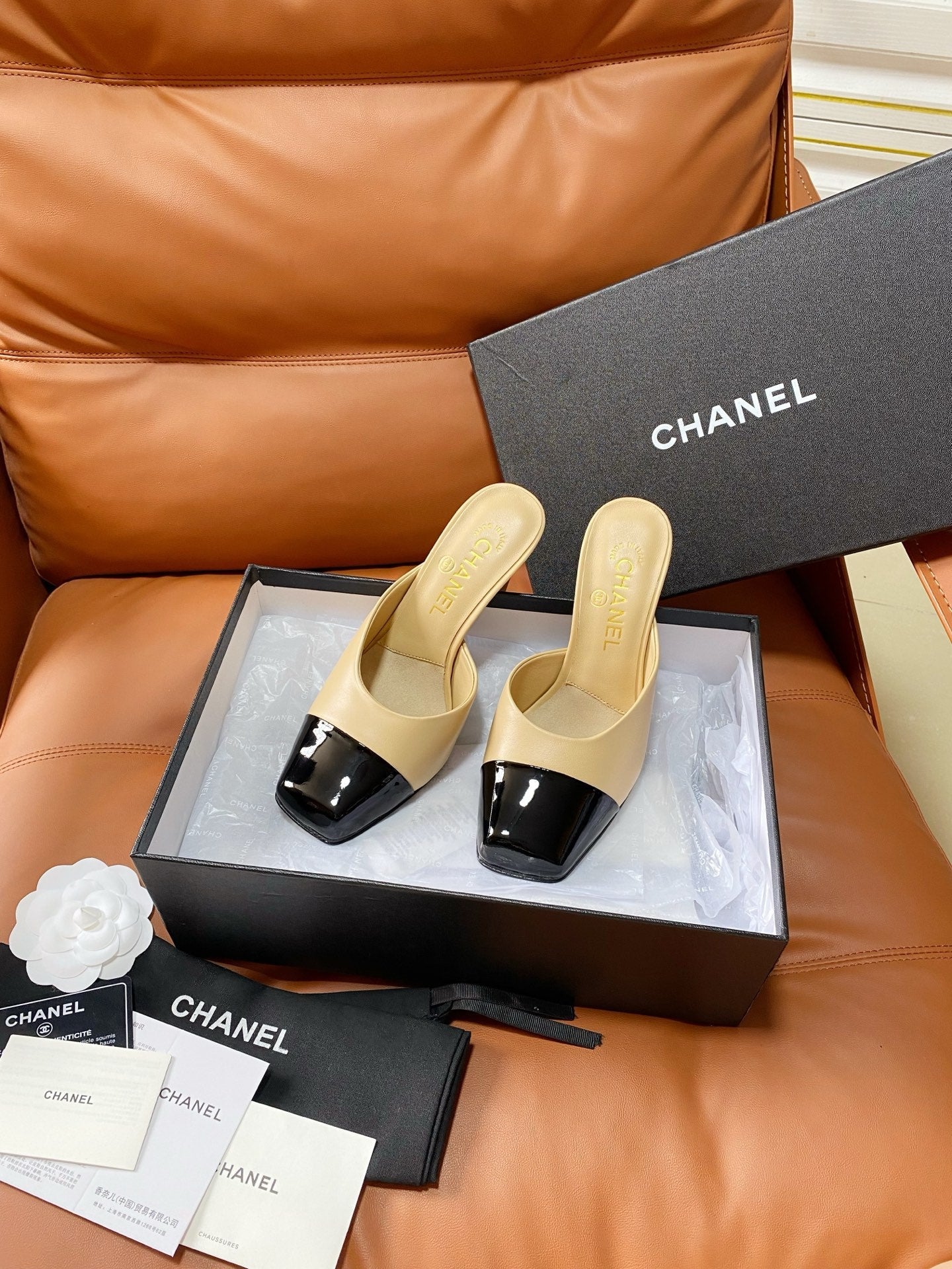 CHANEL 26S HIGH-HEEL MULES 90 MM IN BLACK AND BEIGE LAMBSKIN