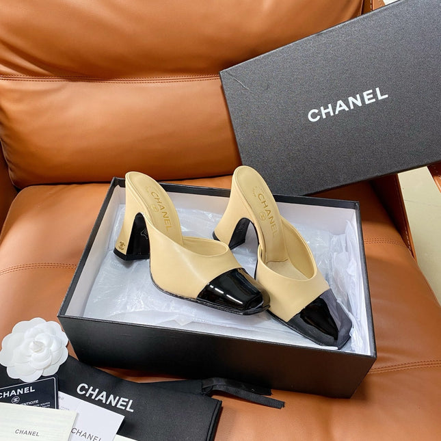 CHANEL 26S HIGH-HEEL MULES 90 MM IN BLACK AND BEIGE LAMBSKIN