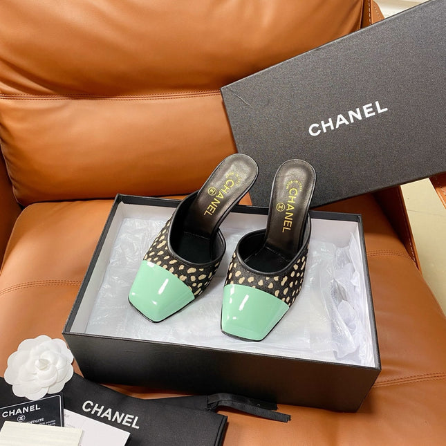 CHANEL 26S HIGH-HEEL MULES 90 MM IN PASTEL MINT GREEN LAMBSKIN AND LEOPARD PRINT PONY HAIR