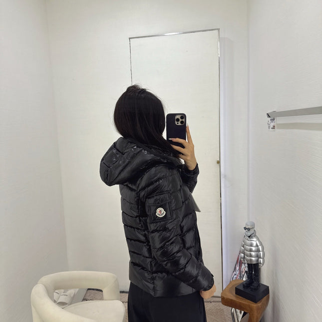 MONCLER 25S SHORT DOWN JACKET 326