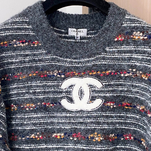 CHANEL 25S LONG-SLEEVE SWEATER 535