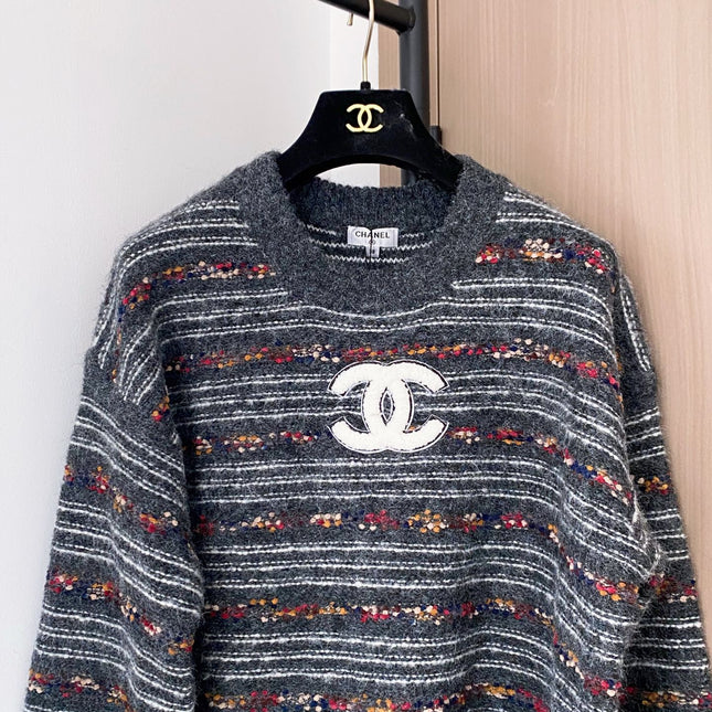 CHANEL 25S LONG-SLEEVE SWEATER 535