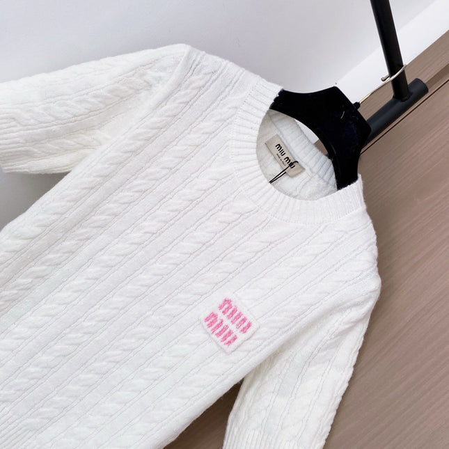 MIUMIU SHORT-SLEEVE SWEATER STYLE 699