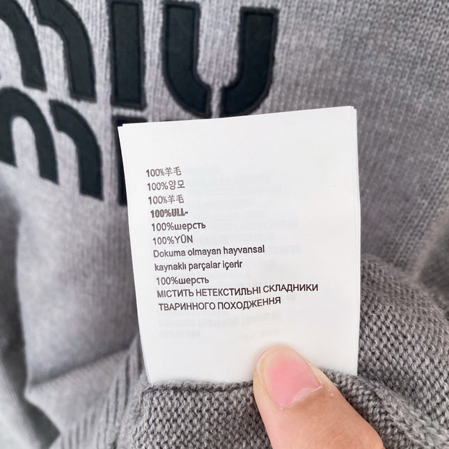 MIUMIU SWEATER STYLE 706