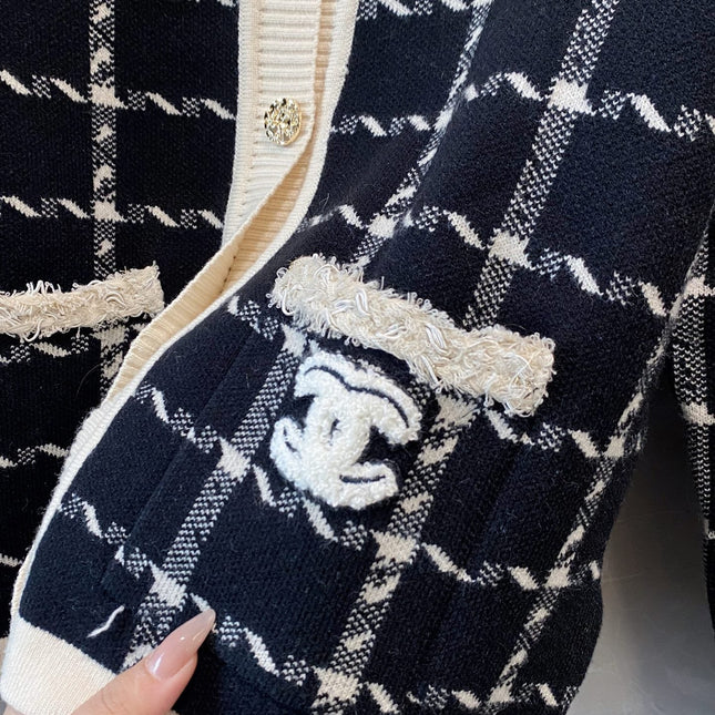 CHANEL 26S CARDIGAN JACKET 652