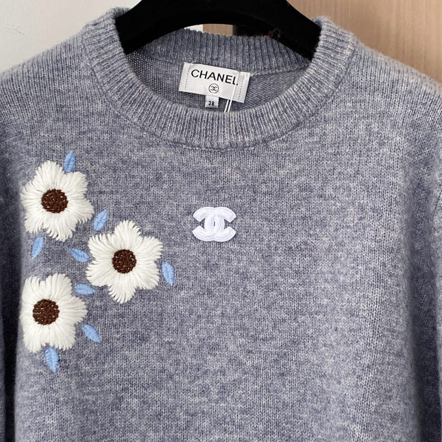 CHANEL 26S CREW NECK SWEATER 858