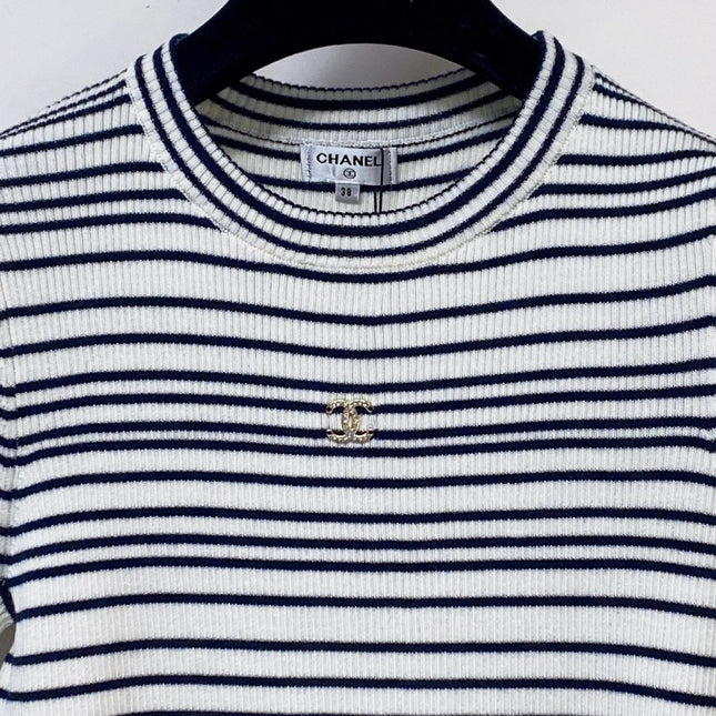 CHANEL 26S SHORT-SLEEVE SWEATER STYLE 1051