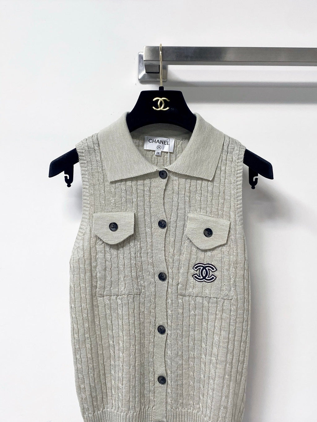 CHANEL 26S SLEEVELESS POLO KNIT TOP STYLE 1137
