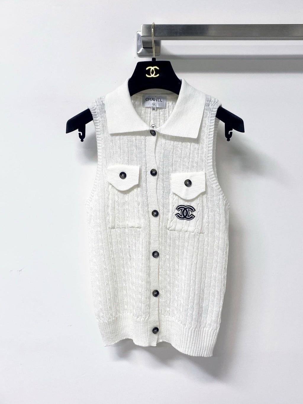 CHANEL 26S SLEEVELESS POLO KNIT TOP STYLE 1136