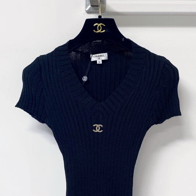 CHANEL 26S SHORT SLEEVE V-NECK KNIT TOP STYLE 1240