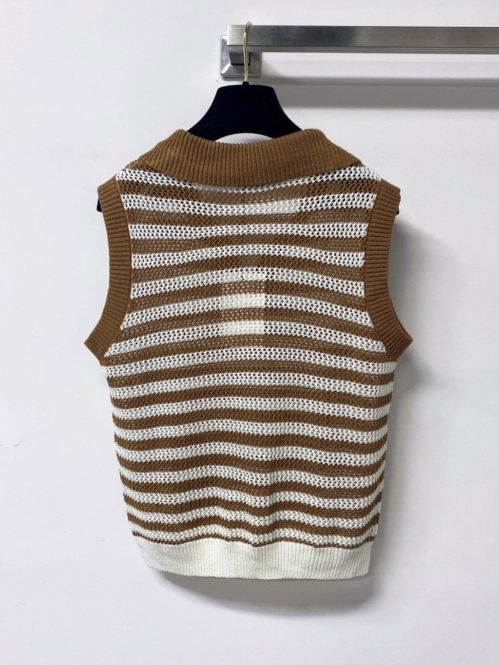 MONCLER 26S SLEEVELESS STRIPED KNIT POLO TOP 674