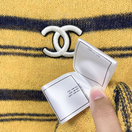 CHANEL 26S STRIPED CREWNECK KNIT SWEATER 1516
