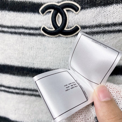 CHANEL 26S STRIPED CREWNECK KNIT SWEATER 1514