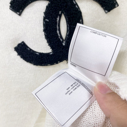 CHANEL 26S CREWNECK KNIT SWEATER 1510