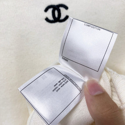 CHANEL 26S COLLARED KNIT SWEATER 1525