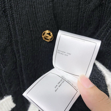 CHANEL 26S KNIT CARDIGAN 1577