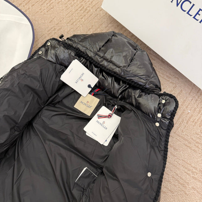 MONCLER 25S LONG-SLEEVE HOODED DOWN JACKET 323