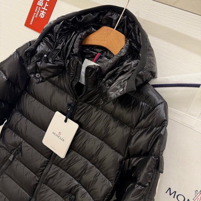 MONCLER 25S SHORT DOWN JACKET 326