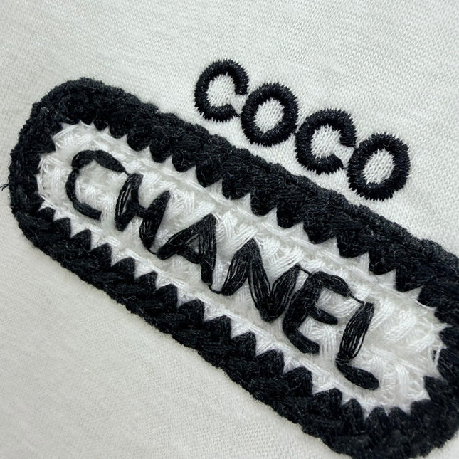 CHANEL 26S LONG-SLEEVE CREW NECK T-SHIRT 776