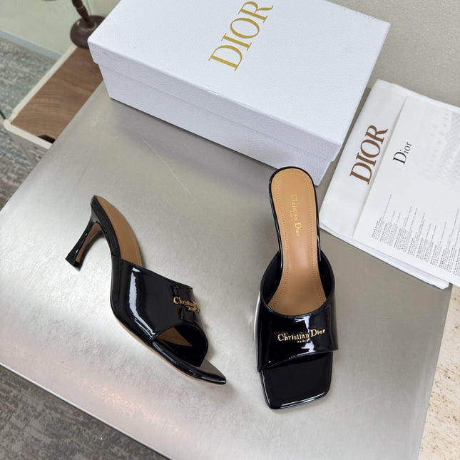 DIOR 26S KITTEN HEEL MULE SANDALS IN BLACK PATENT CALFSKIN WITH LOGO