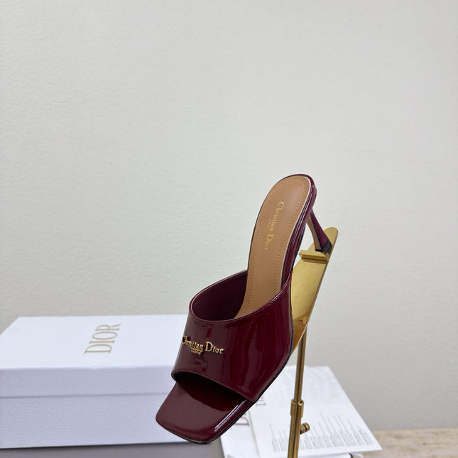 DIOR 26S KITTEN HEEL MULE SANDALS IN BURGUNDY RED PATENT CALFSKIN WITH LOGO