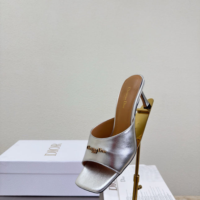 DIOR 26S KITTEN HEEL MULE SANDALS IN SILVER CALFSKIN WITH LOGO