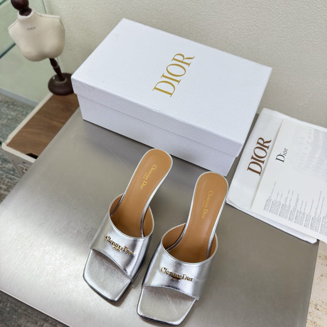 DIOR 26S KITTEN HEEL MULE SANDALS IN SILVER CALFSKIN WITH LOGO