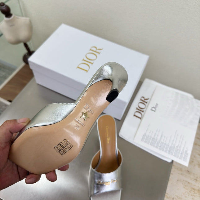 DIOR 26S KITTEN HEEL MULE SANDALS IN SILVER CALFSKIN WITH LOGO
