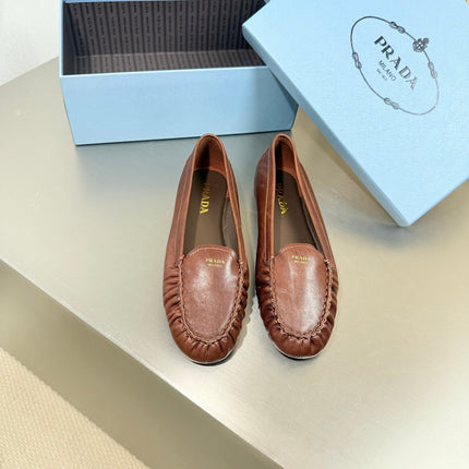 PRADA 26S CLASSIC LOAFERS IN CAMEL BROWN LAMBSKIN