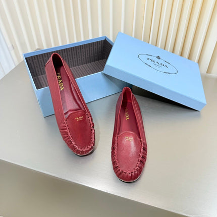 PRADA 26S CLASSIC LOAFERS IN DARK RED LAMBSKIN