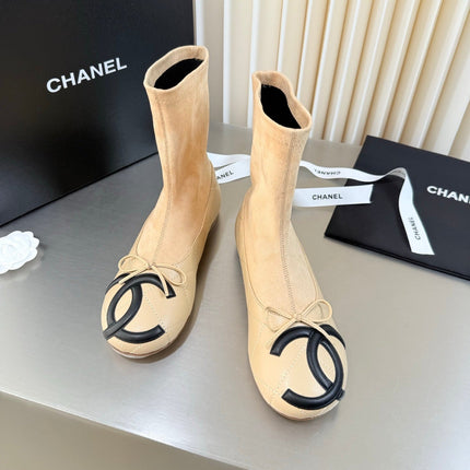 CHANEL 26S ANKLE BOOTS IN BEIGE CALFSKIN AND SUEDE SQUARE TOE