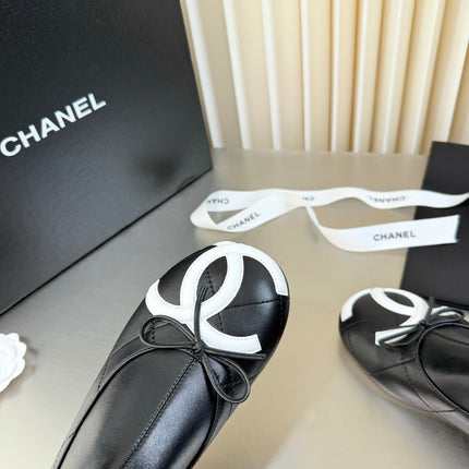 CHANEL 26S ANKLE BOOTS IN BLACK CALFSKIN SQUARE TOE