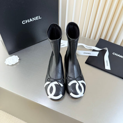 CHANEL 26S ANKLE BOOTS IN BLACK CALFSKIN SQUARE TOE