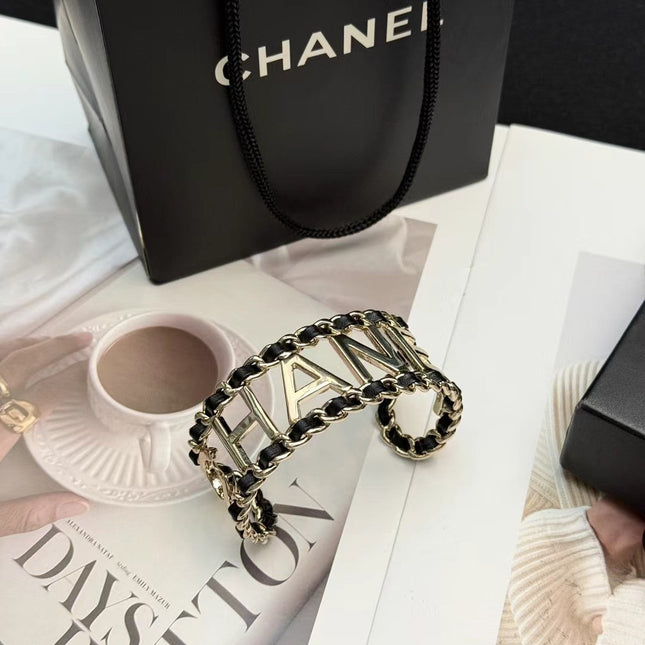 CHANEL 26S CHANEL LOGO OPEN CUFF LEATHER CHAIN BRACELET IN GOLD METAL 630836