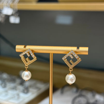 FENDI 26S FF CRYSTAL PEARL DROP EARRINGS IN GOLD TONE METAL 622862