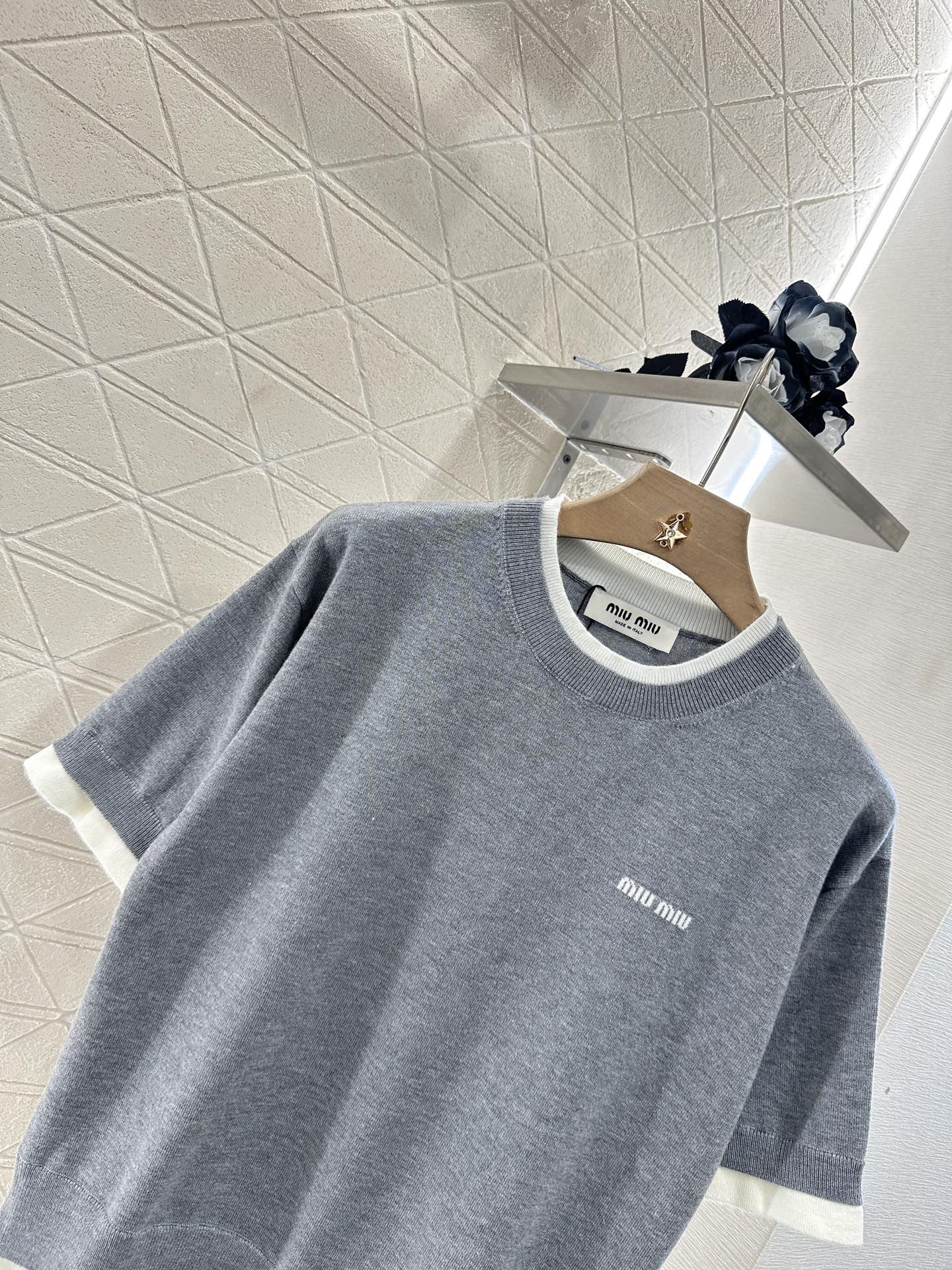 MIUMIU SHORT-SLEEVE KNIT TOP 276490