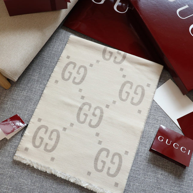 GUCCI 26S SCARF 190 IN WOOL 316616