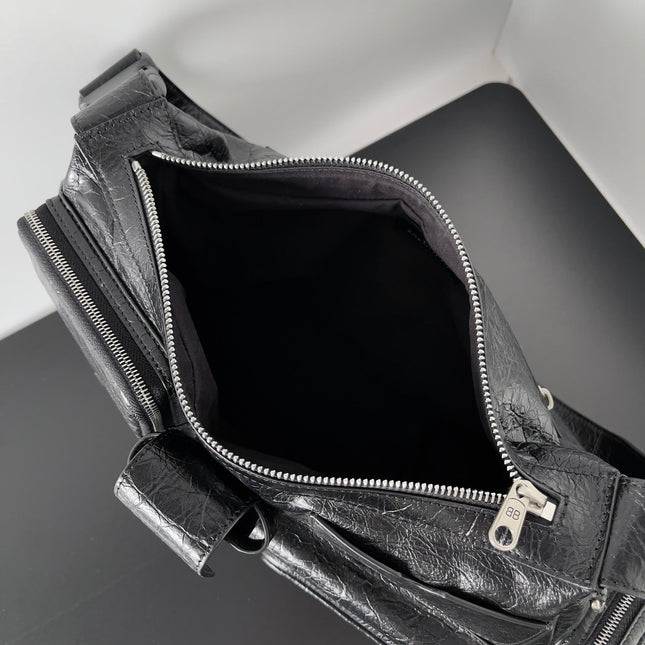 SUPERBUSY MESSENGER BAG 33 IN BLACK ARENA LAMBSKIN