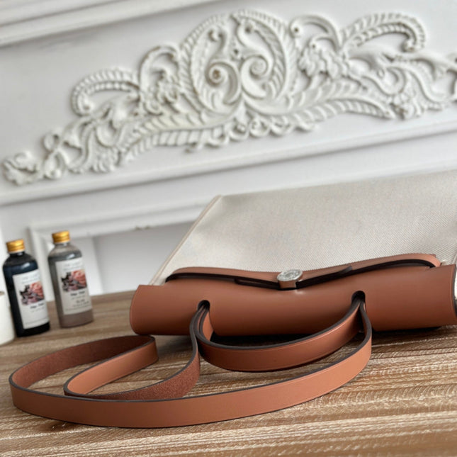 ZIP CABINE 31 BAG IN PALE GRAY CANVAS AND BRONZE BROWN CALFSKIN