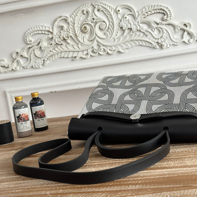 HERBAG ZIP 31 LAQUERED BAG IN OFF-WHITE MIX BLACK H PLUME CANVAS