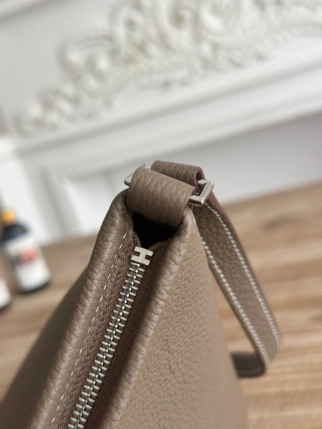 HM 25S BERLINGOT 24 CM IN TAUPE BROWN LAMBSKIN