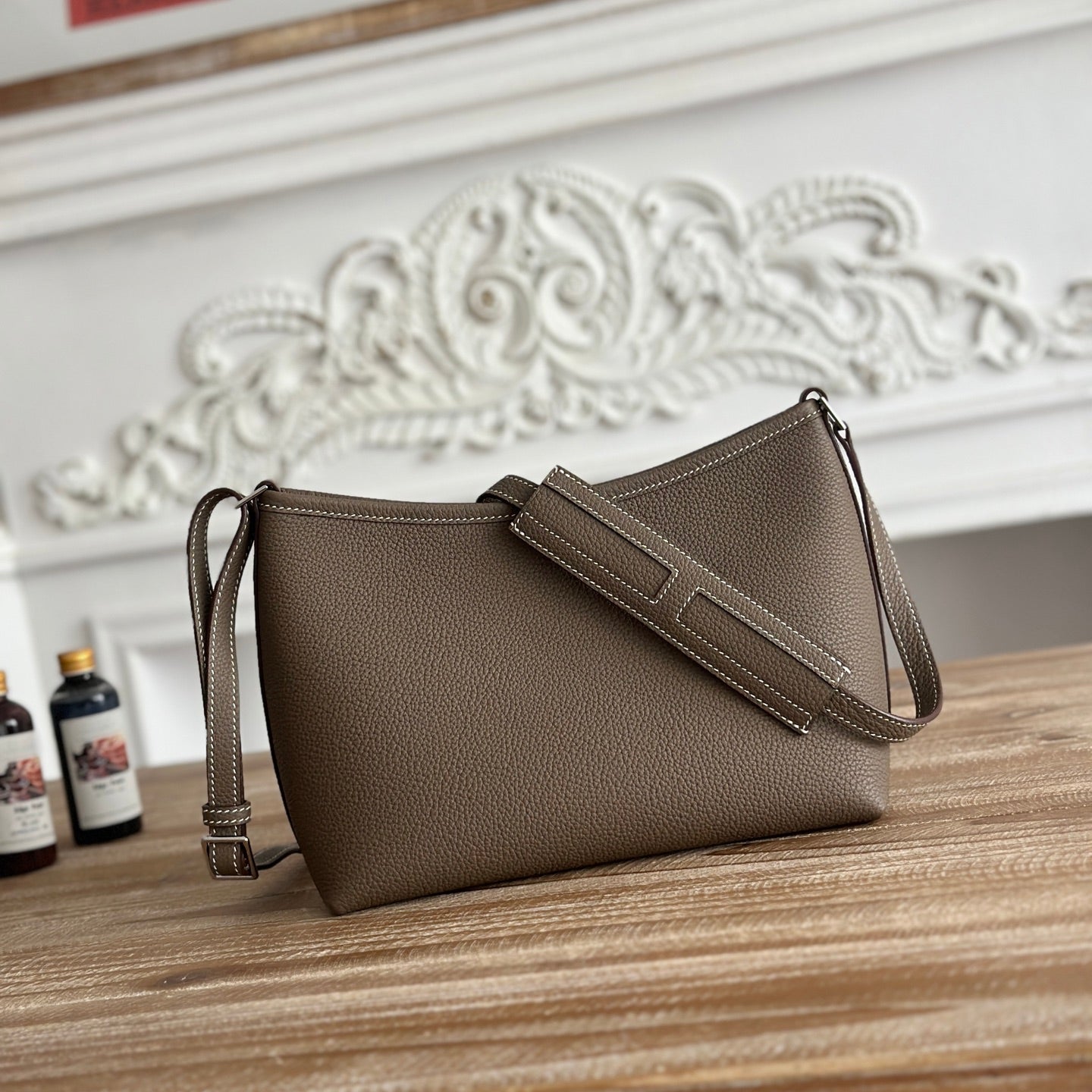HM 25S BERLINGOT 24 CM IN TAUPE BROWN LAMBSKIN