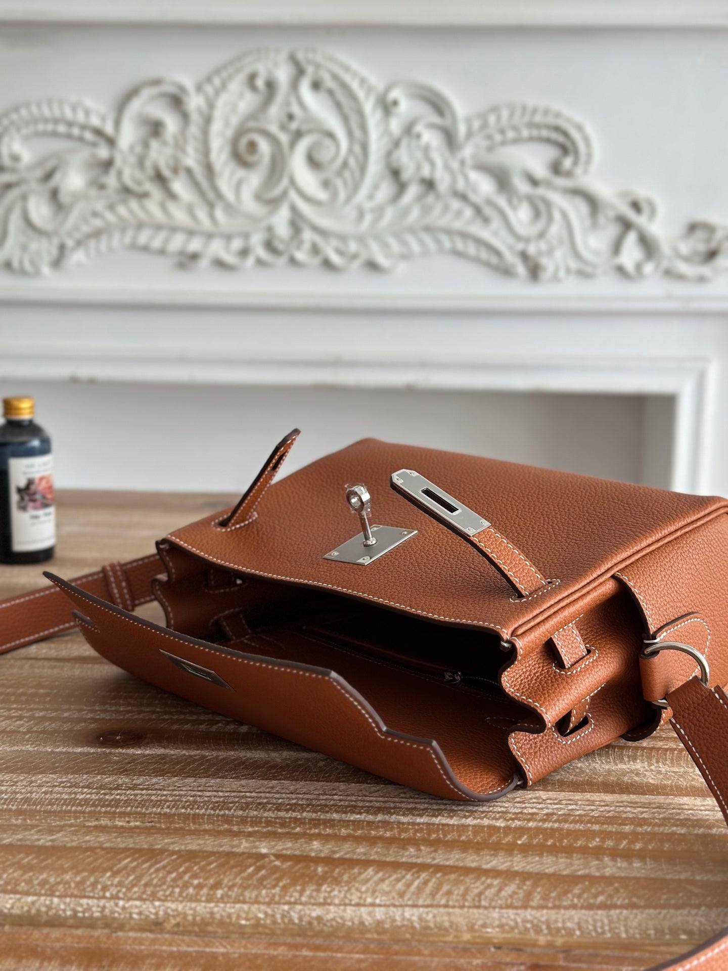 HM 25S KELLY MESSENGER 25 CM IN CARAMEL BROWN TOGO WITH SILVER HARDWARE