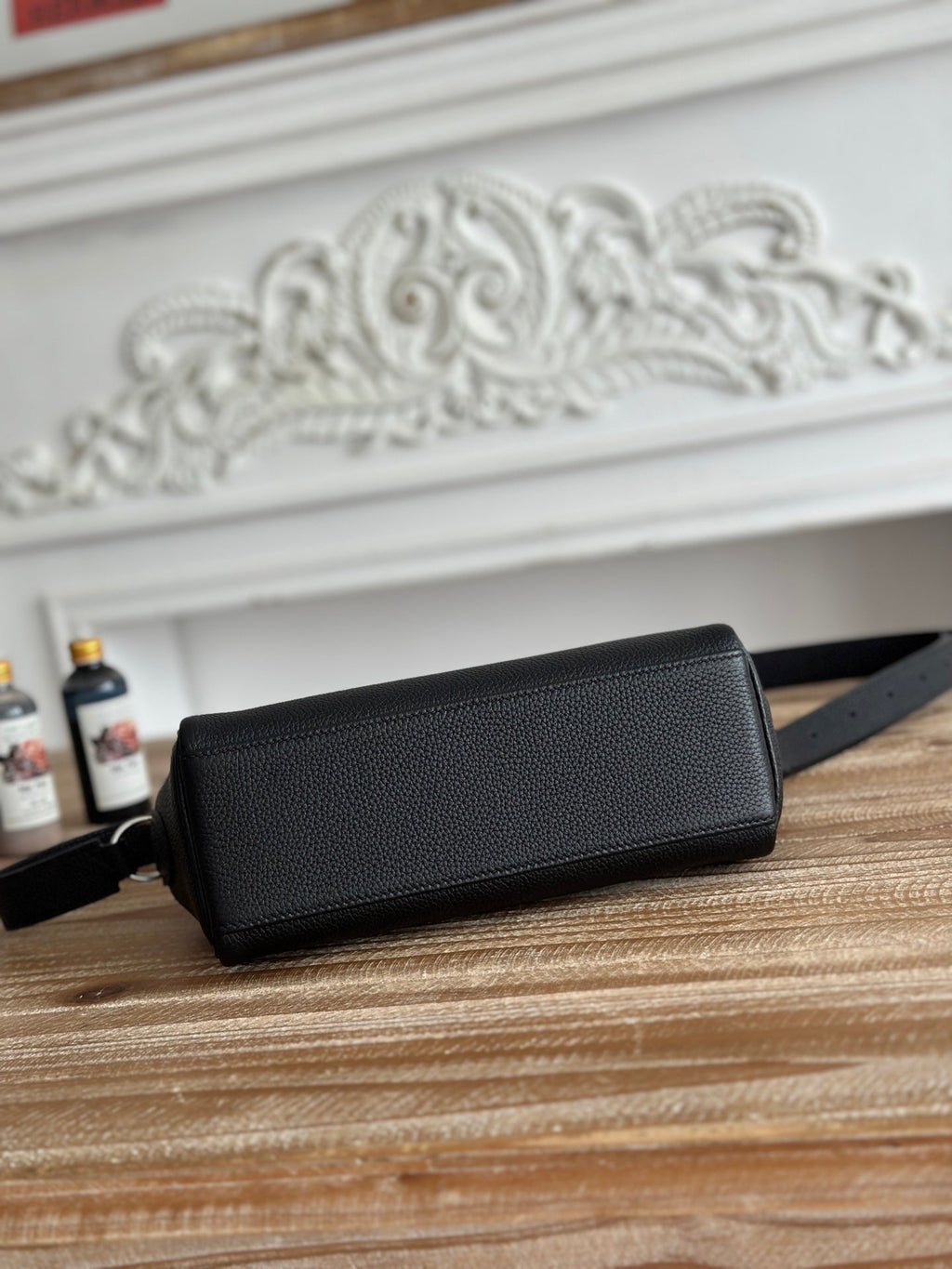 HM 25S KELLY MESSENGER 25 CM IN BLACK TOGO WITH SILVER HARDWARE