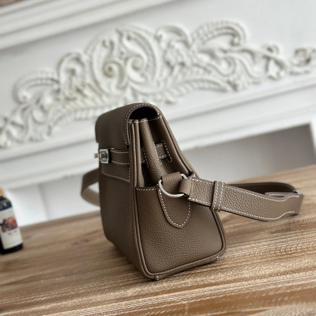 HM 25S KELLY MESSENGER 25 CM IN TAUPE BROWN TOGO WITH SILVER HARDWARE