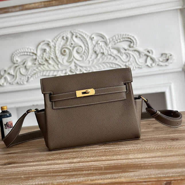 HM 25S KELLY MESSENGER 25 CM IN TAUPE BROWN TOGO WITH GOLD HARDWARE